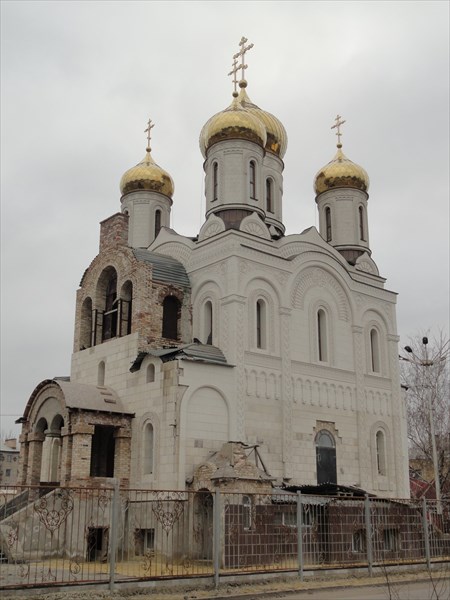 На привокзальной площади Константиновки имеется церковь