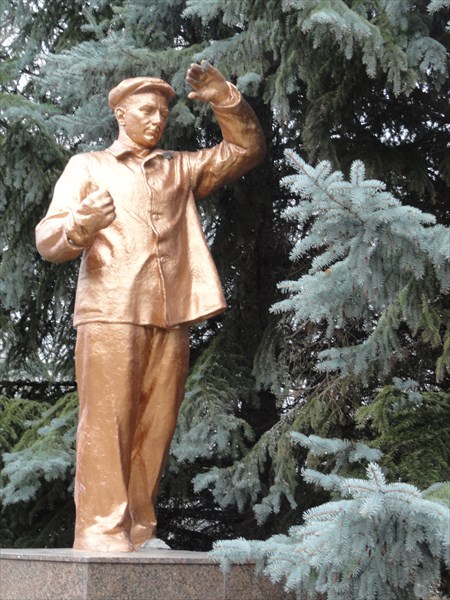 Скульптура пролетария
