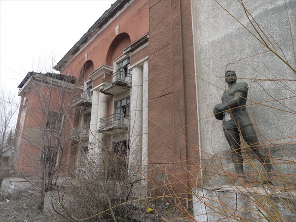 Сталинских построек в городе много