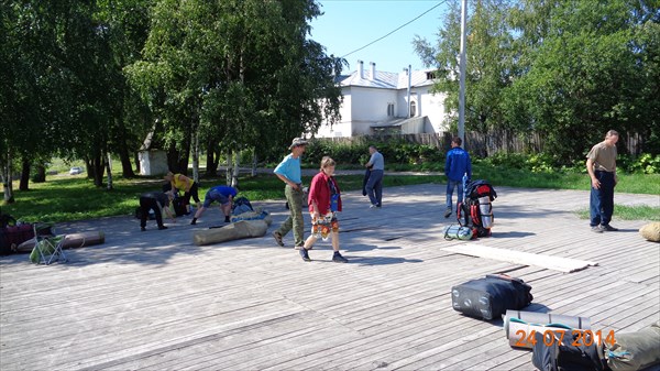 Выгрузились на стапеле в г.Каргополе