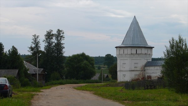 Башня стены Улеймского монастыря