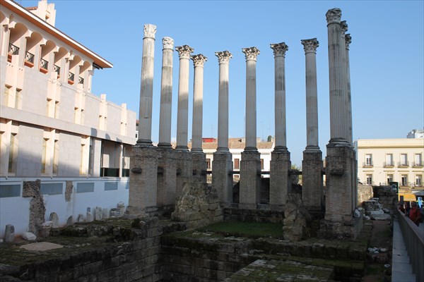 Развалины Римского Храма