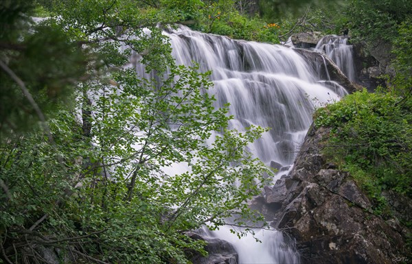На Туралыгском водопаде