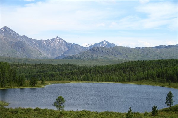 Одно из озер Улаганского плато