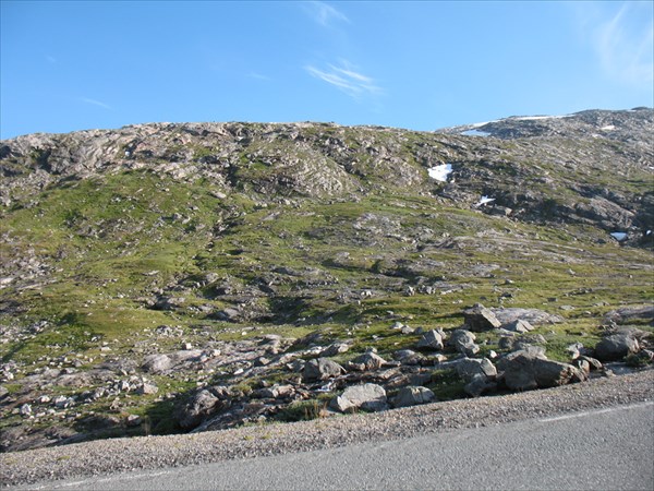 Каменистое плато на перевале по дороге к  Gruufarnes
