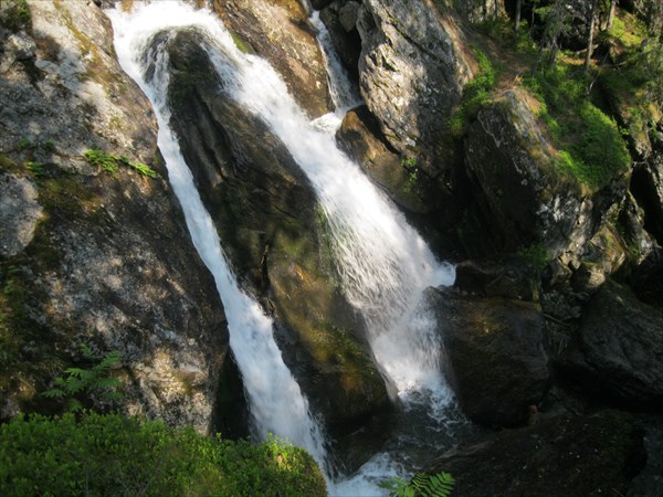 46. Один из Жигаланских водопадов