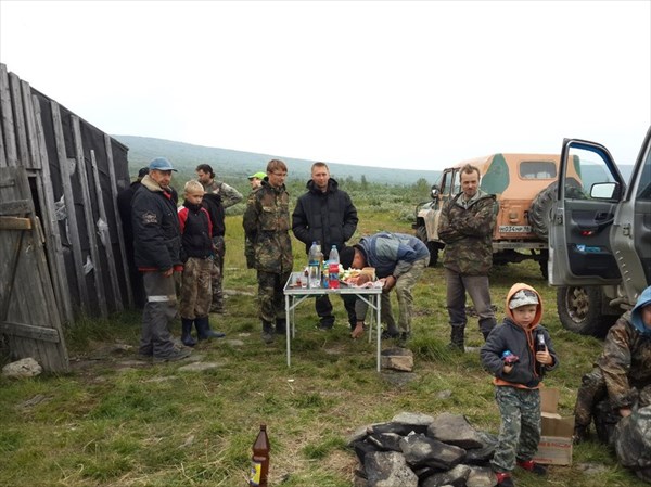 У сарая