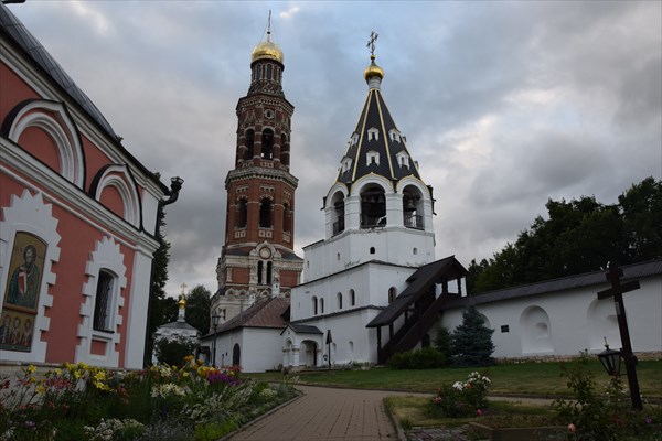 Большая и малая колокольни