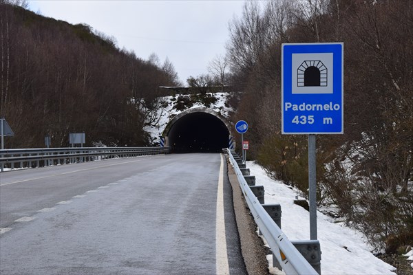 На въезде в тоннель