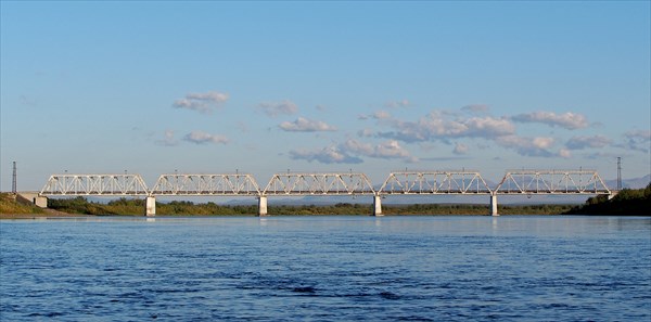 Мост через Усу перед устьем Ельца