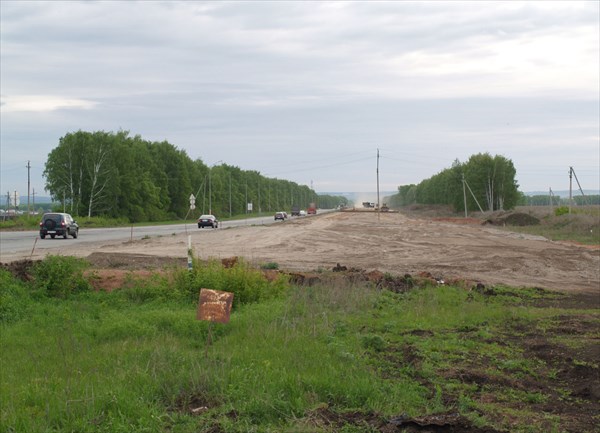 М5. На десятках километров строится второе дорожное полотно.