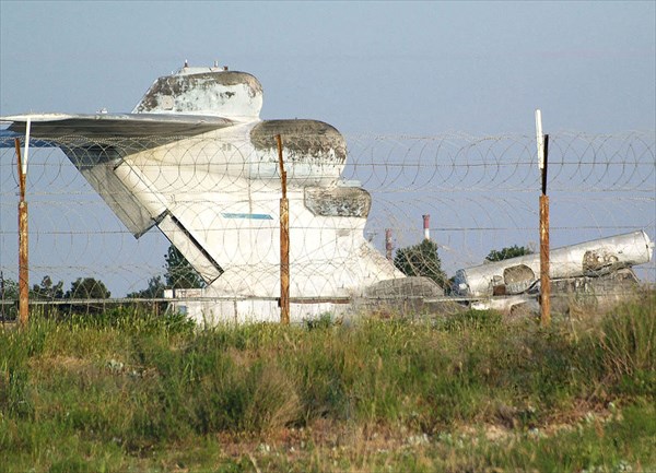 Экраноплан "Лунь" на территории завода - 2