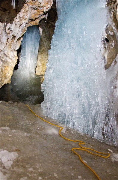 Ледопады пещеры Мариинской.