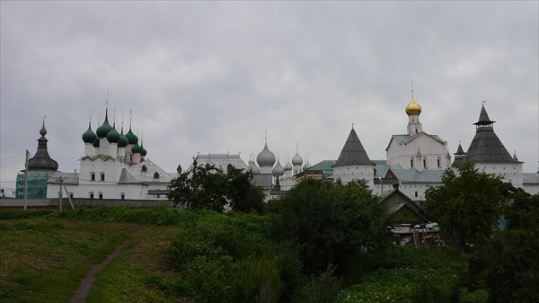 Вид на кремль с берега озера Немо