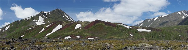 Долина, ведущая к перевалу на реку Ходештыг-Хем