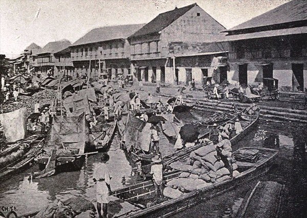 Manila-Shipping_on_the_Pasig_River,_1899