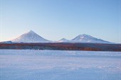 Сопка Ключевская, гора Средняя и гора Плоская-Ближняя