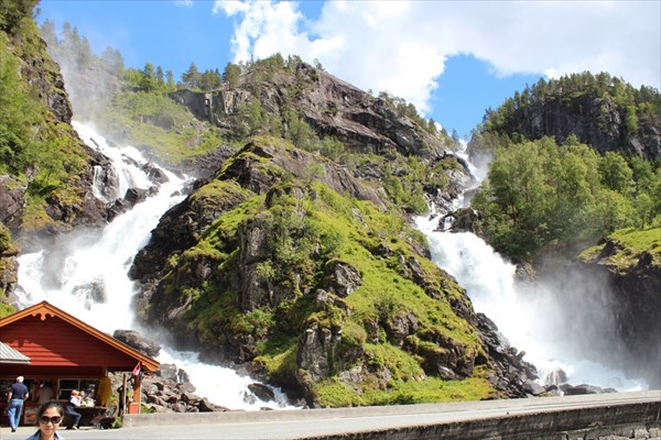 Водопад Latefossen