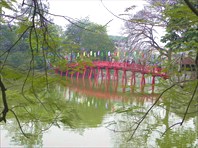 Озеро Возвращенного Меча-город Ханой