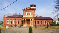 Вход в музей-Мемориальный домик П.И. Чайковского