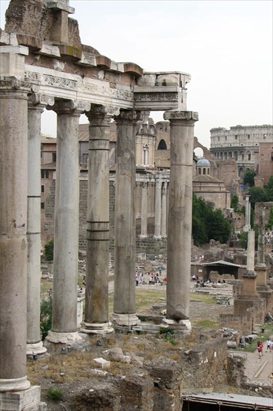 Римский Форум. Руины Храма Сатурна.