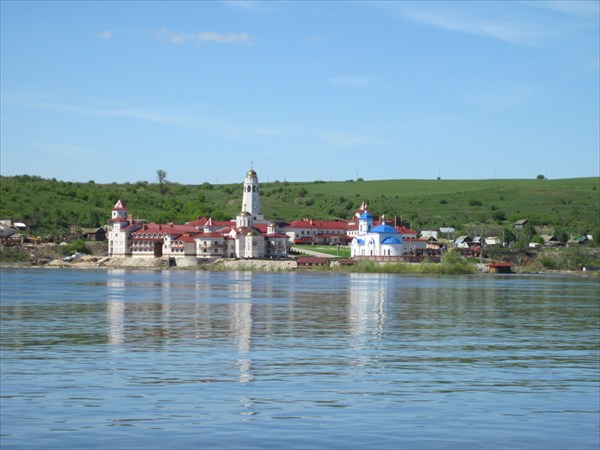 Свято-Бородничный Казанский мужской  монастырь (пос.Винновка)