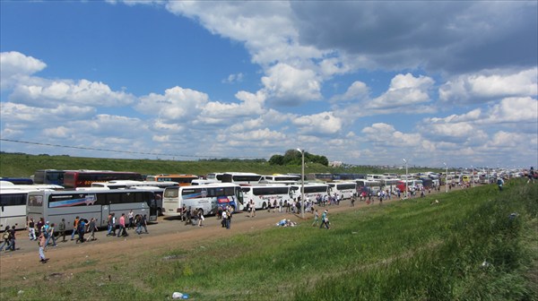 Здесь было более 4000 автобусов со всей России и зарубежья