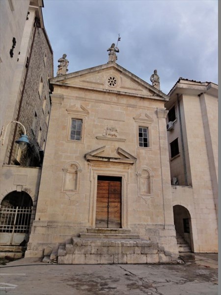 Церковь св.Марка с венецианским львом на фасаде.
