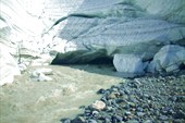 Река Маашей, вытекающая из одноименного ледника