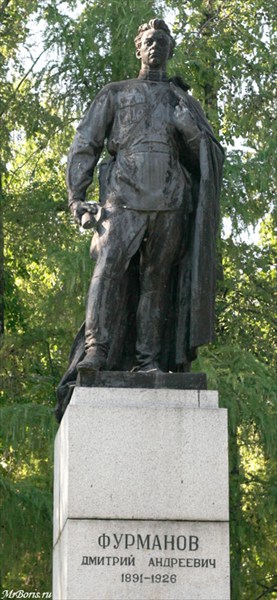 Памятник в г. Фурманов