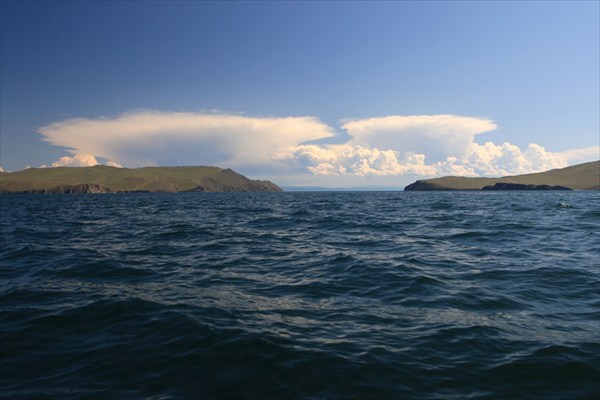 пролив между "материком" и островом Ольхон