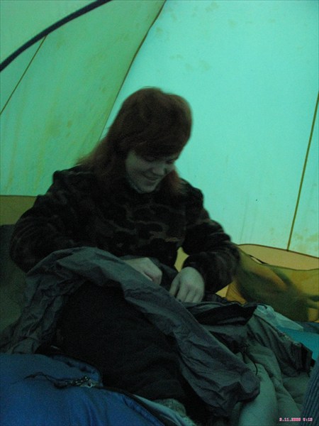 в палатке