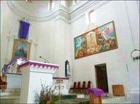 Внутри костела-Костел Святой Варвары