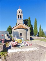 Церковь на кладбище