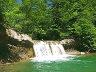 Водопады в долине реки-Долина реки Жане