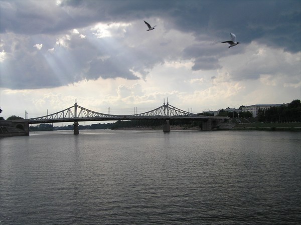 на фото: Волга