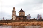 Разрушенная церковь у с. Бабье