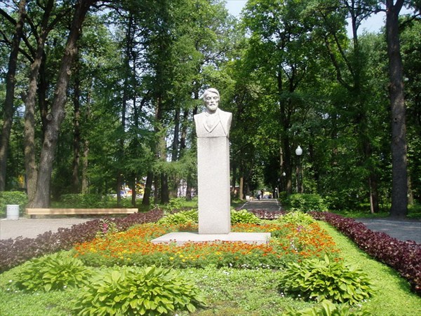 Памятник Белинскому