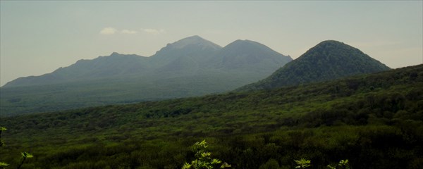 Вид на Бештау с Селитриных скал