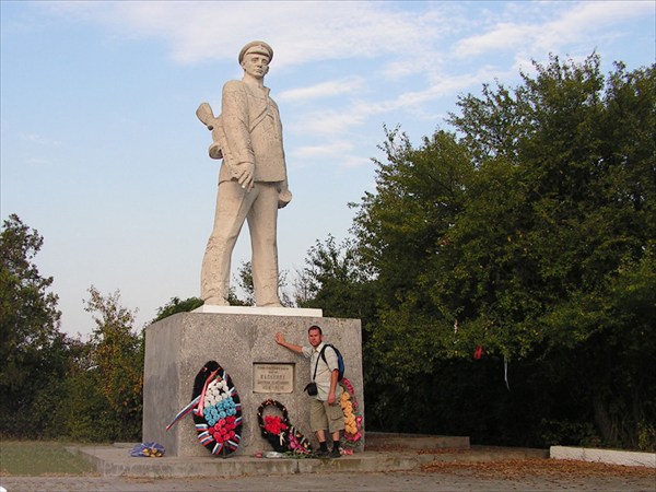 Памятник капитану Калинину