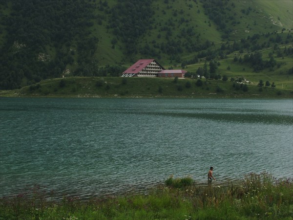 Высокогорное озеро Казеной-Ам