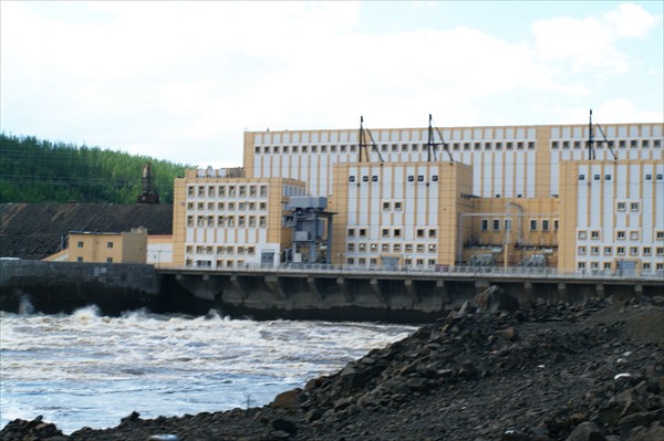 Плотина Светлинской ГЭС