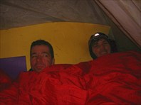 Укладываемся спать ввосьмером в 4-хместной палатке - 2