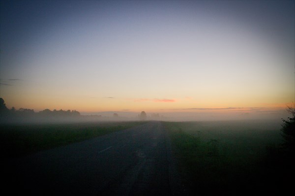 Трасса Лиепая - Рига, утренний туман.