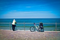 Бабушка, Балтика и велосипедик.
