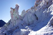 Ледовые скульптуры на леднике Менсу