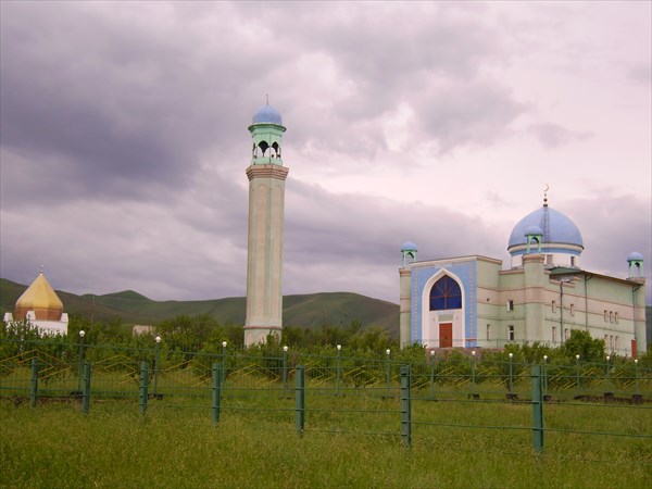 Первомайская мечеть