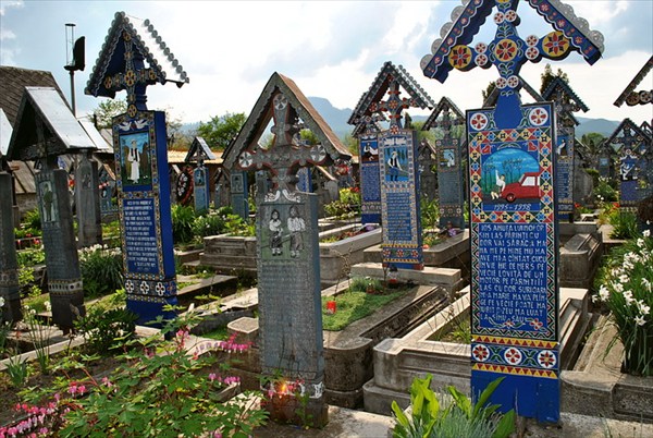 веселое кладбище Сэпынца
