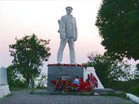 Памятник-Памятник герою ВОВ Калинину