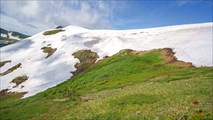Снежник с седловины перевала Караташский